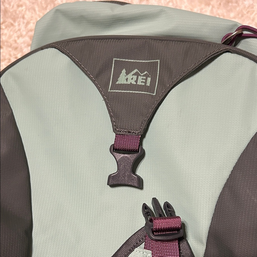 REI Grand Tour 80 Hiking Pack (16L) - Picture 2 of 11